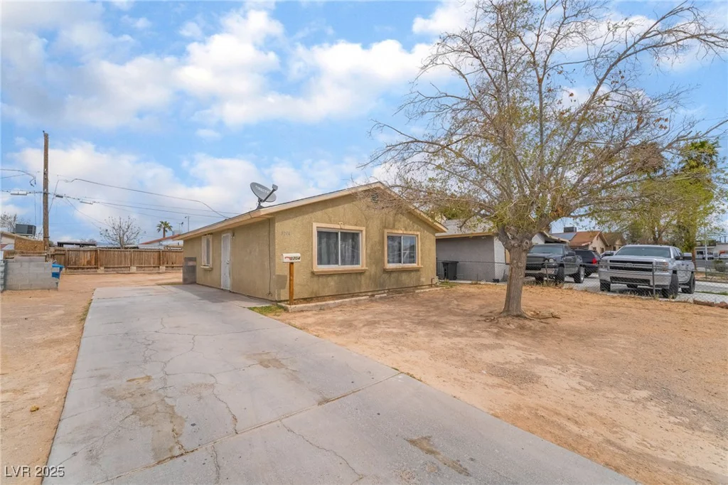 3704 Haddock, North Las Vegas, NV 89030