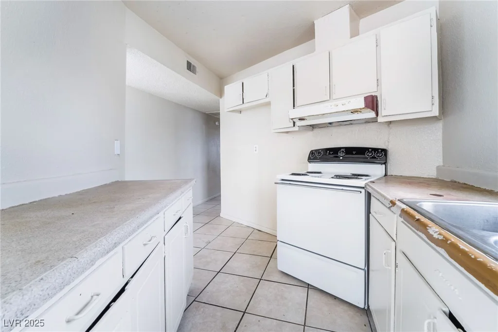 3704 Haddock, North Las Vegas, NV 89030