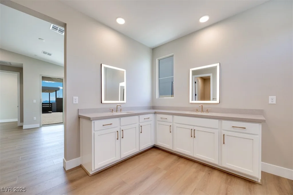 990 Golden Summit, Las Vegas, NV 89138