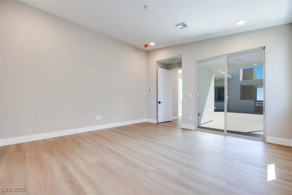 990 Golden Summit, Las Vegas, NV 89138