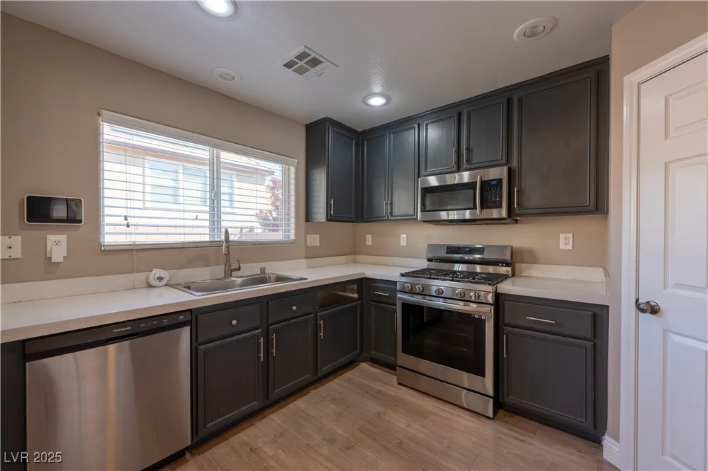 6036 Sierra Lakes, North Las Vegas, NV 89031