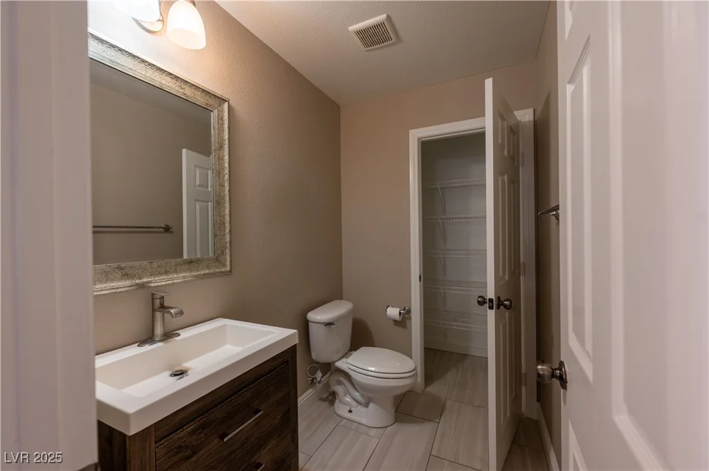 6036 Sierra Lakes, North Las Vegas, NV 89031