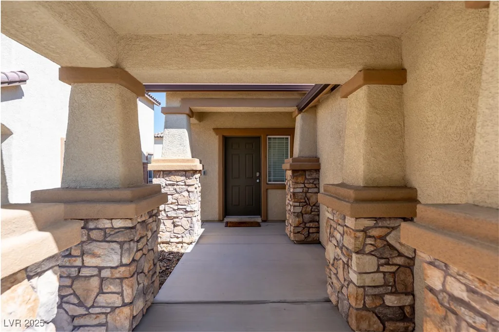 6036 Sierra Lakes, North Las Vegas, NV 89031