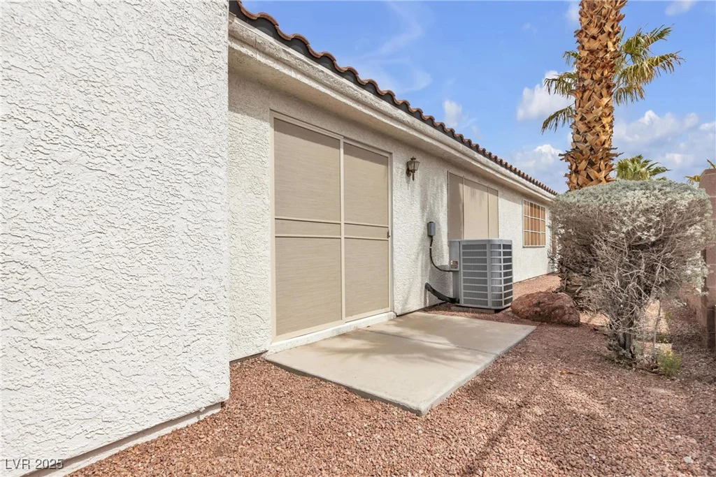 10035 Oak Creek Canyon, Las Vegas, NV 89147