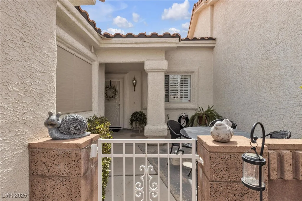 10035 Oak Creek Canyon, Las Vegas, NV 89147