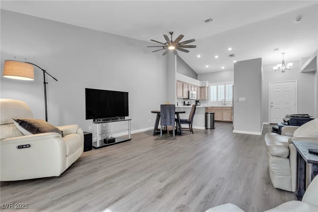 10035 Oak Creek Canyon, Las Vegas, NV 89147