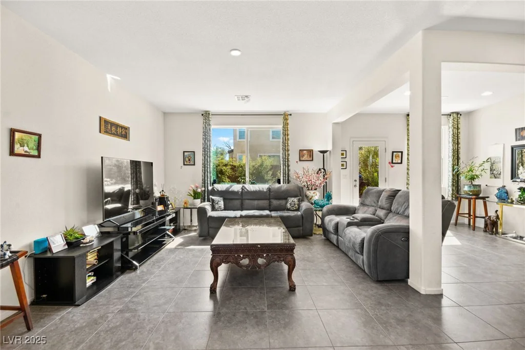 7529 Earnshaw Avenue, Las Vegas, NV 89179