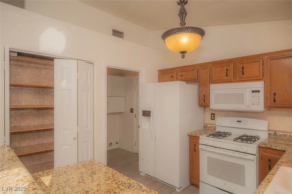 9323 Rochelle, Las Vegas, NV 89147