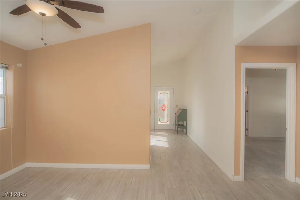 9323 Rochelle, Las Vegas, NV 89147