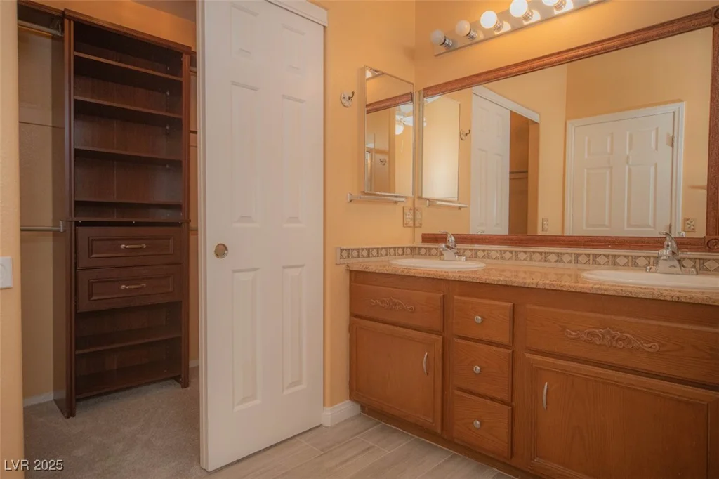 9323 Rochelle, Las Vegas, NV 89147