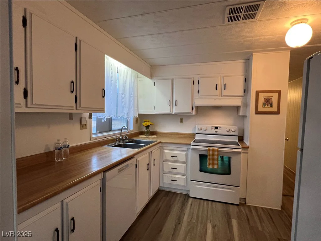 2091 Keenan, Pahrump, NV 89048
