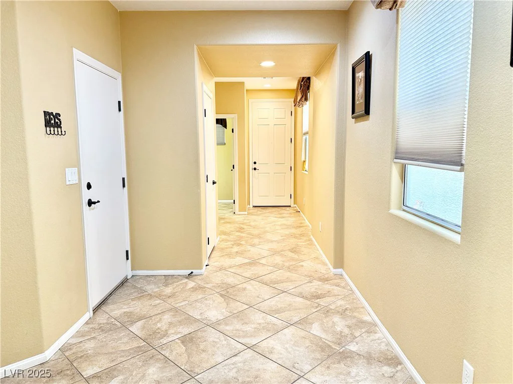 8477 Orly, Las Vegas, NV 89143