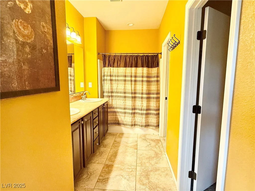 8477 Orly, Las Vegas, NV 89143
