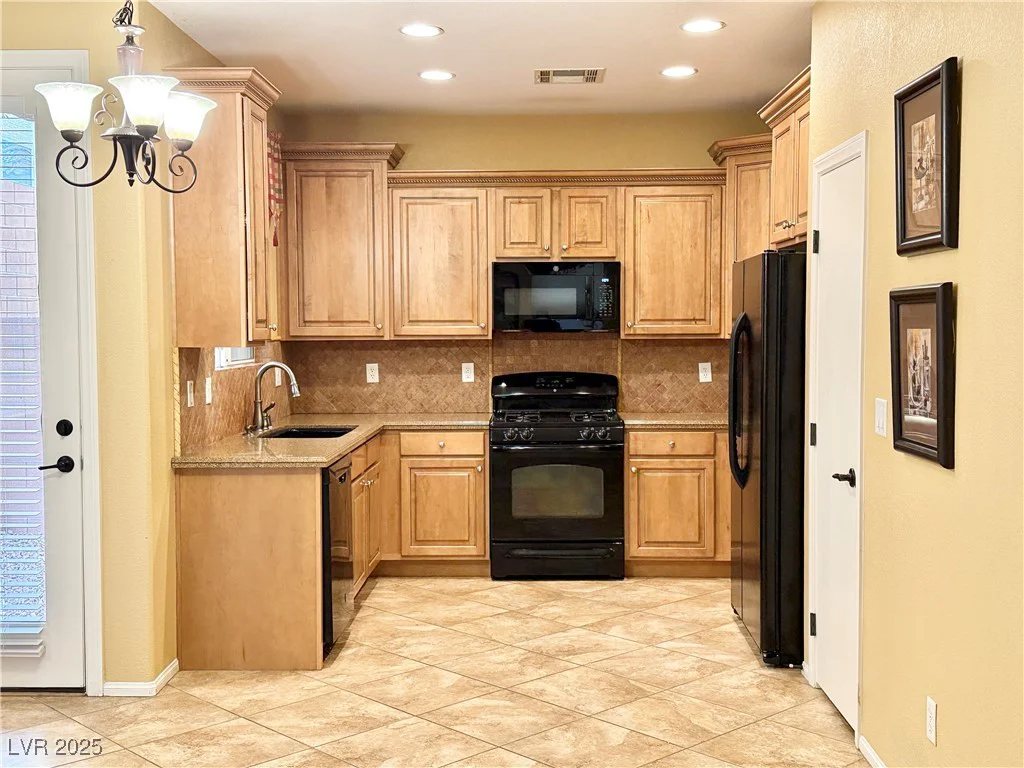 8477 Orly, Las Vegas, NV 89143