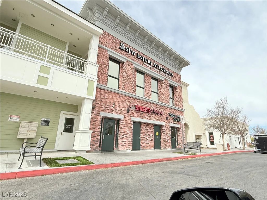 8477 Orly, Las Vegas, NV 89143