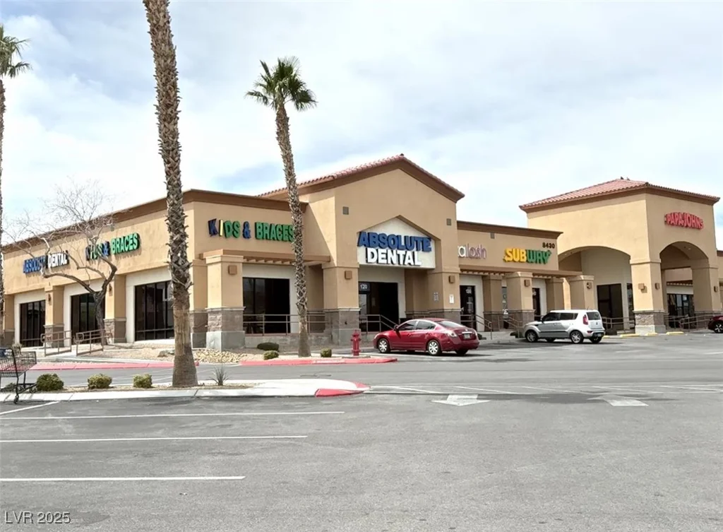 8477 Orly, Las Vegas, NV 89143