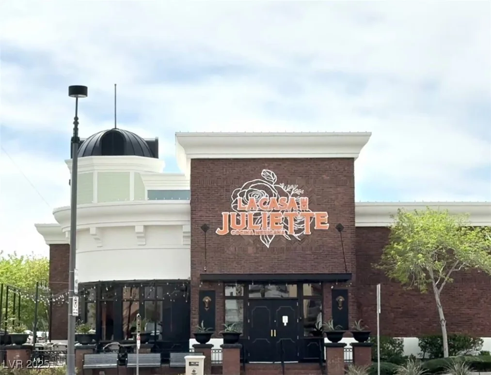 8477 Orly, Las Vegas, NV 89143