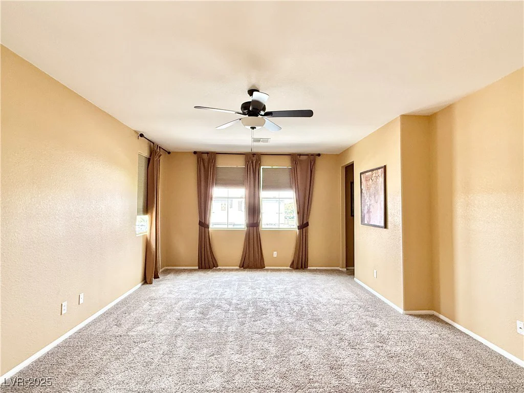 8477 Orly, Las Vegas, NV 89143