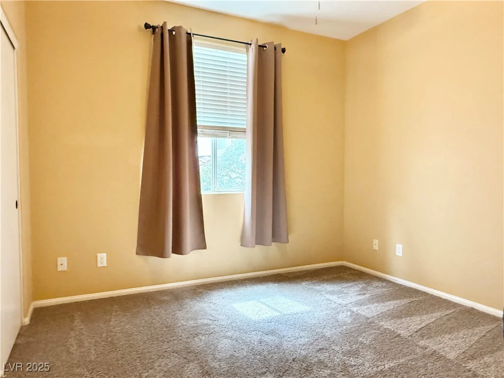 8477 Orly, Las Vegas, NV 89143