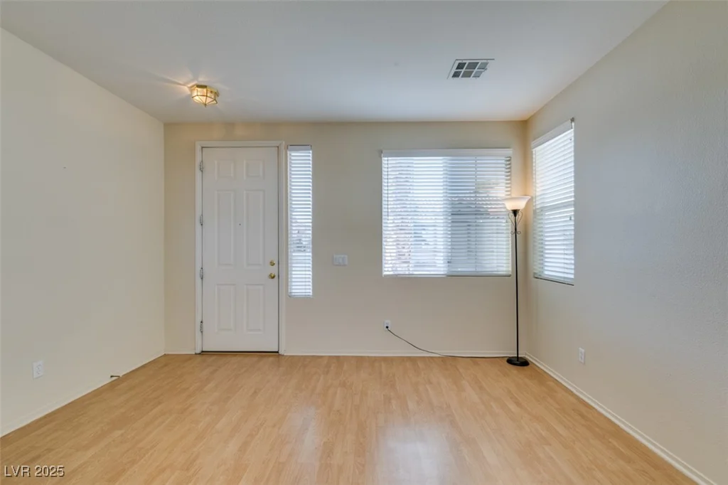 832 Clear Diamond, Las Vegas, NV 89123