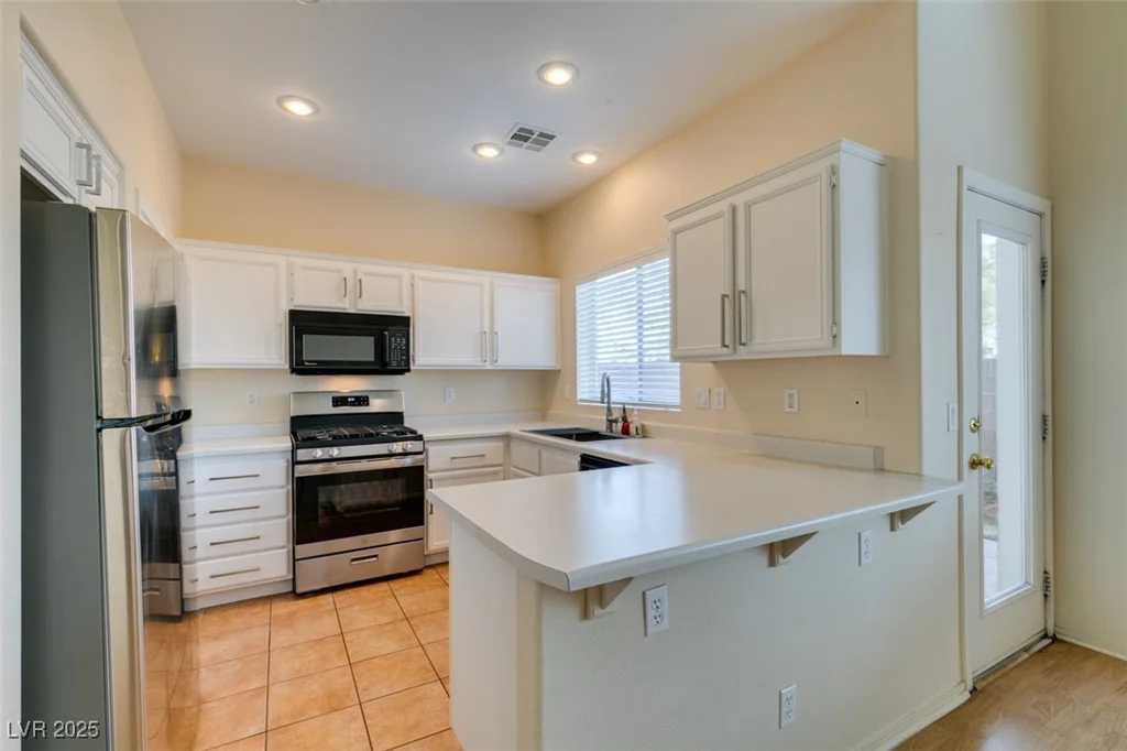 832 Clear Diamond, Las Vegas, NV 89123
