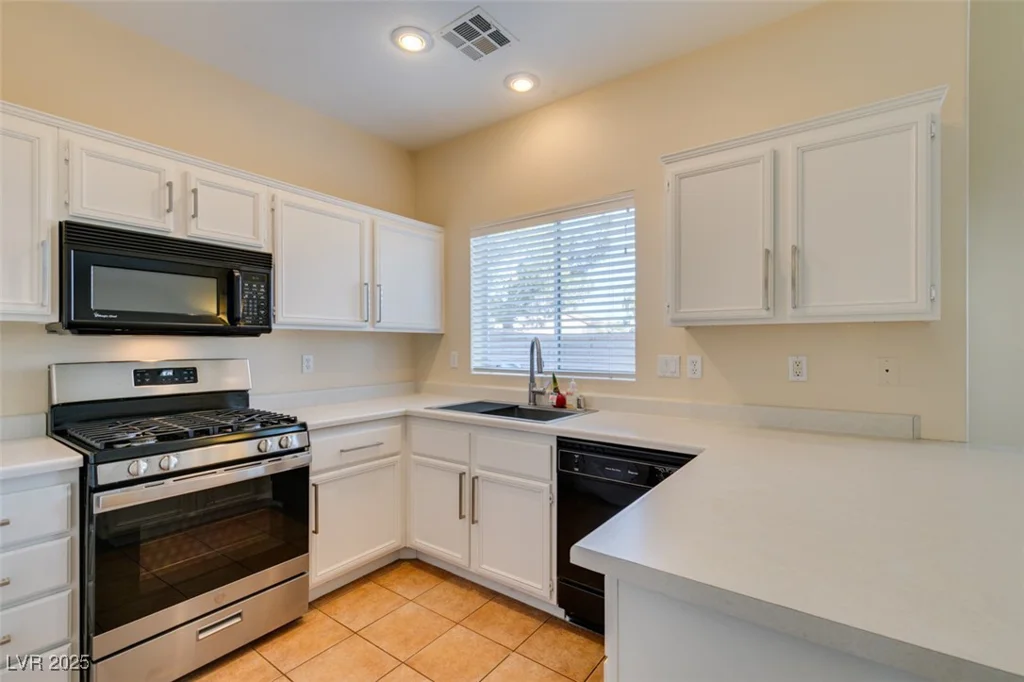 832 Clear Diamond, Las Vegas, NV 89123