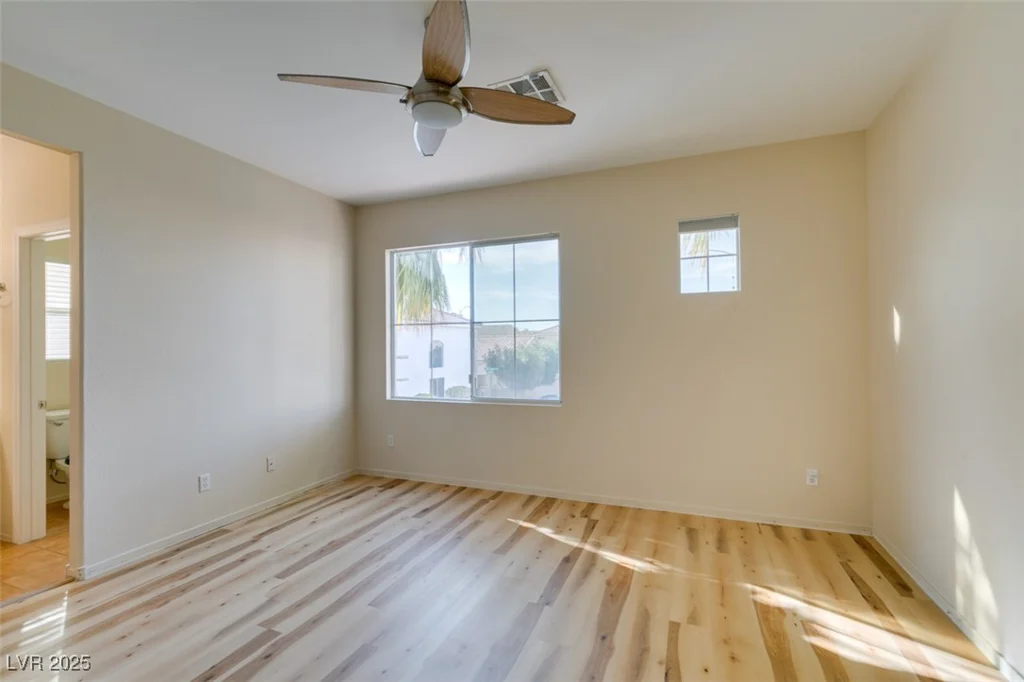 832 Clear Diamond, Las Vegas, NV 89123