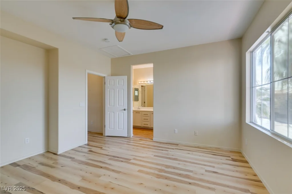 832 Clear Diamond, Las Vegas, NV 89123