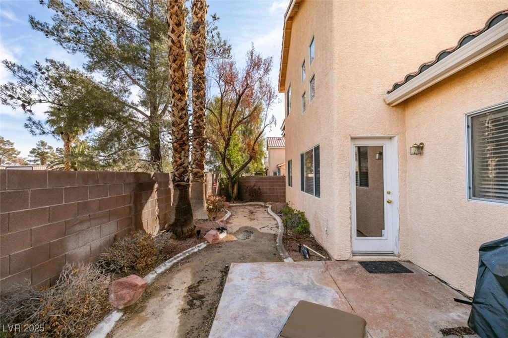 832 Clear Diamond, Las Vegas, NV 89123