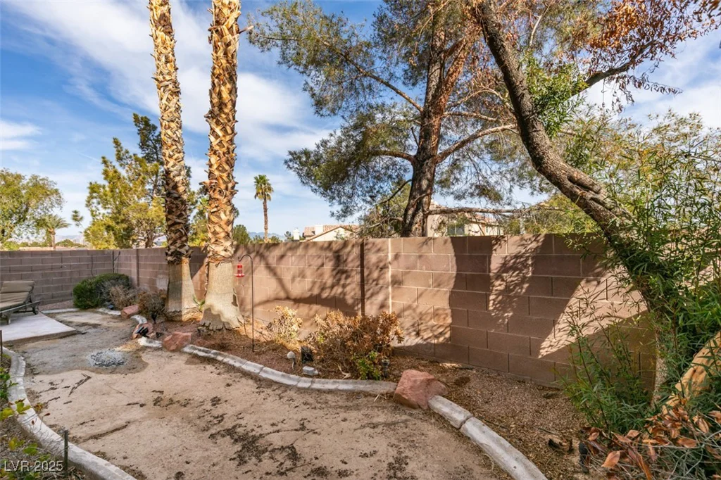 832 Clear Diamond, Las Vegas, NV 89123