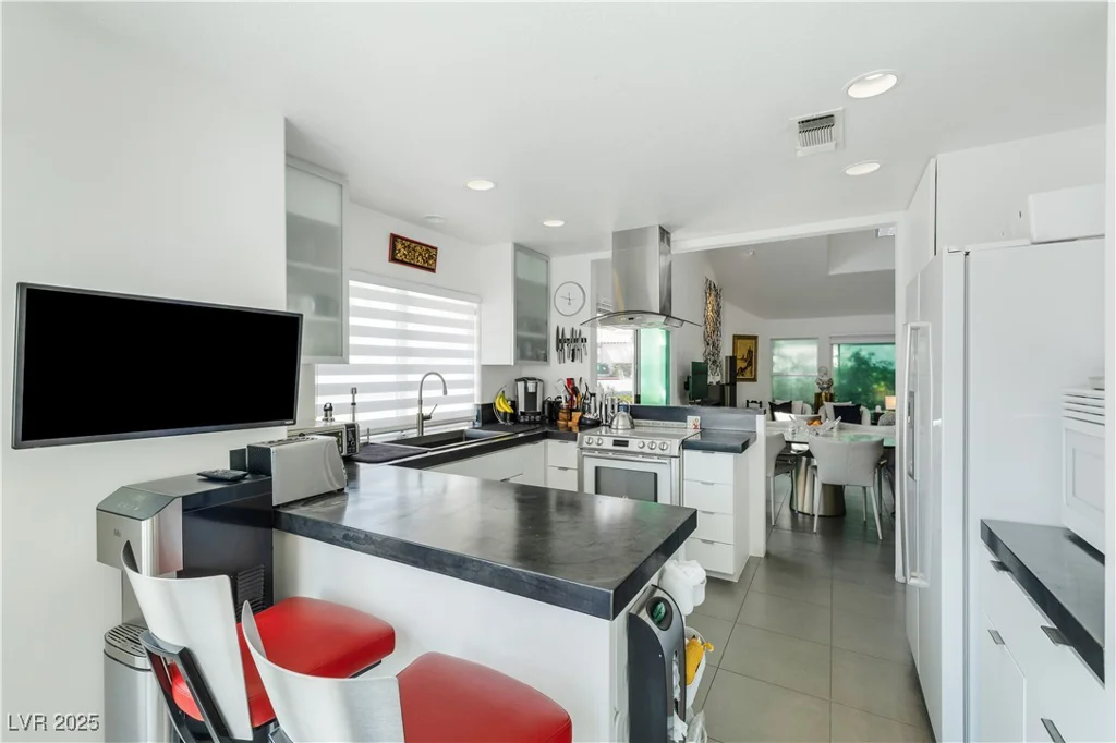 6923 Emerald Springs, Las Vegas, NV 89113