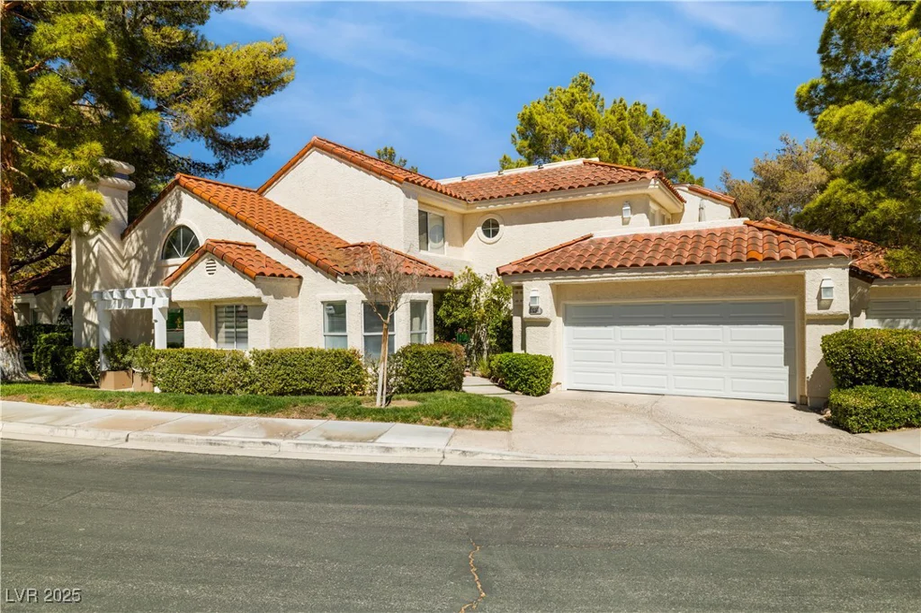 6923 Emerald Springs, Las Vegas, NV 89113