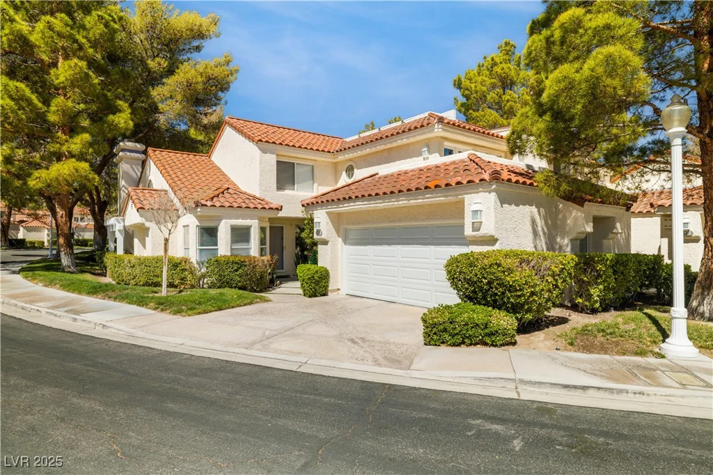 6923 Emerald Springs, Las Vegas, NV 89113