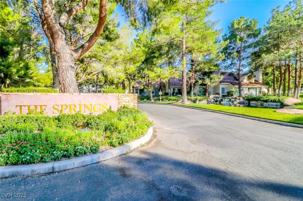 6923 Emerald Springs, Las Vegas, NV 89113