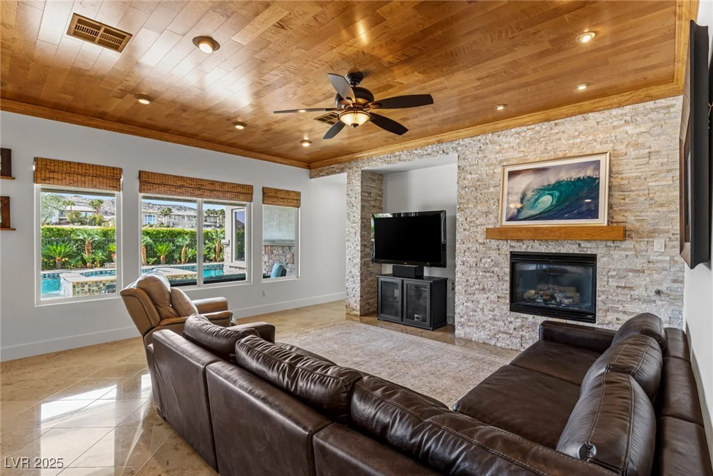 2001 Alcova Ridge, Las Vegas, NV 89135