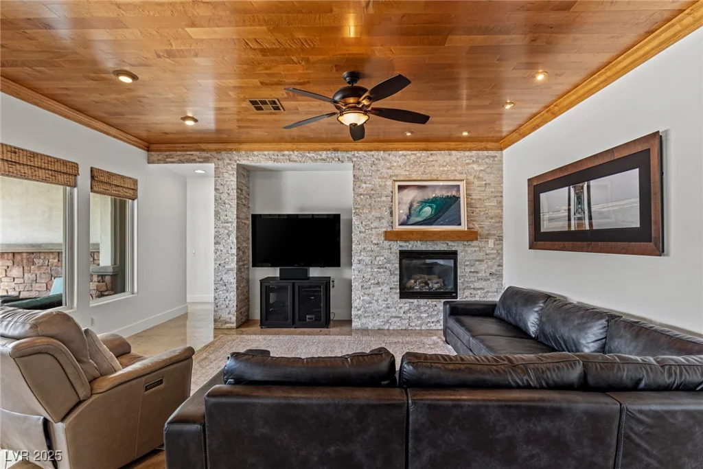 2001 Alcova Ridge, Las Vegas, NV 89135