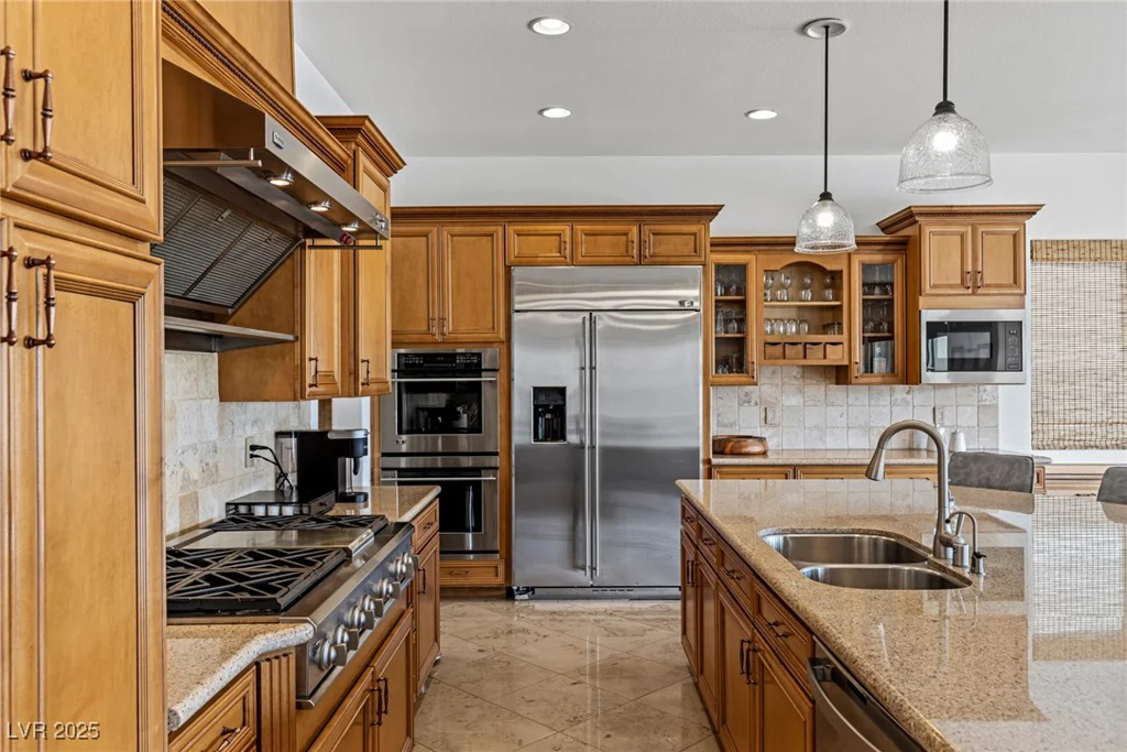 2001 Alcova Ridge, Las Vegas, NV 89135