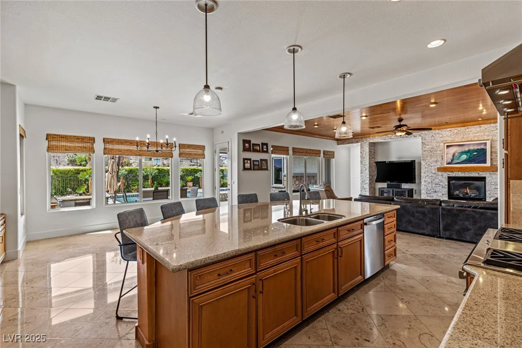 2001 Alcova Ridge, Las Vegas, NV 89135
