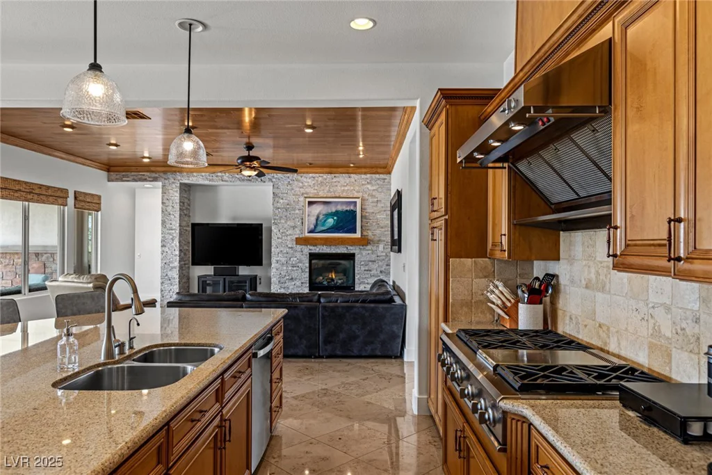 2001 Alcova Ridge, Las Vegas, NV 89135