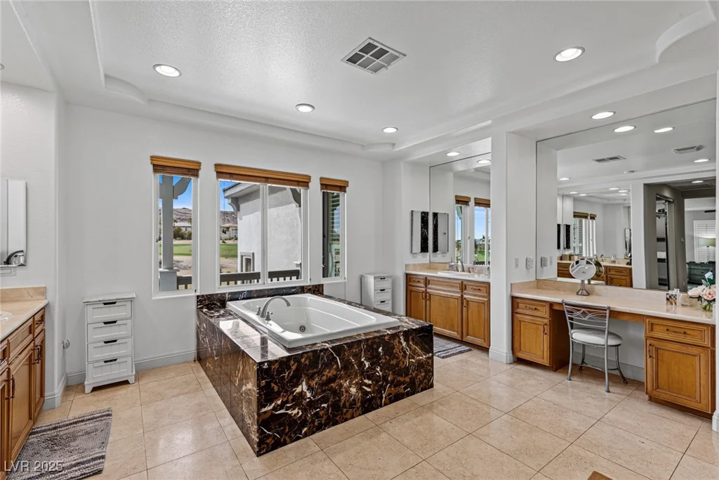 2001 Alcova Ridge, Las Vegas, NV 89135