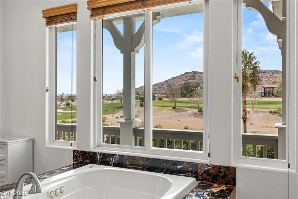 2001 Alcova Ridge, Las Vegas, NV 89135
