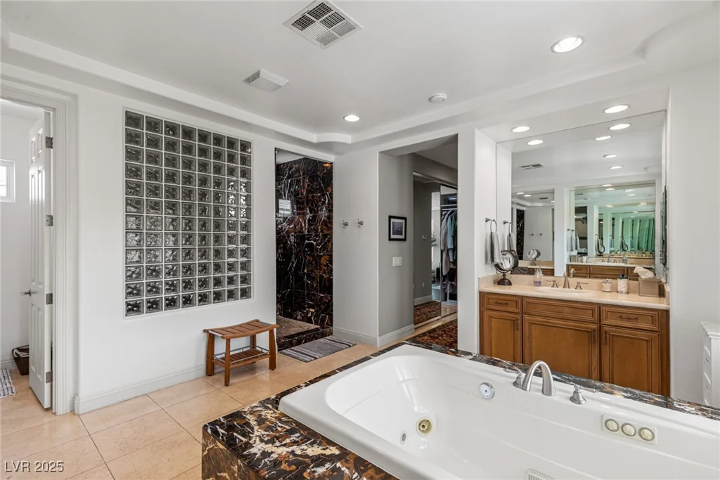 2001 Alcova Ridge, Las Vegas, NV 89135