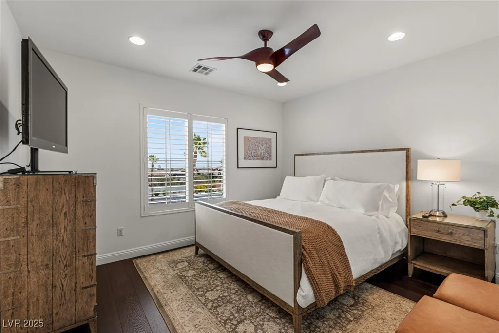 2001 Alcova Ridge, Las Vegas, NV 89135