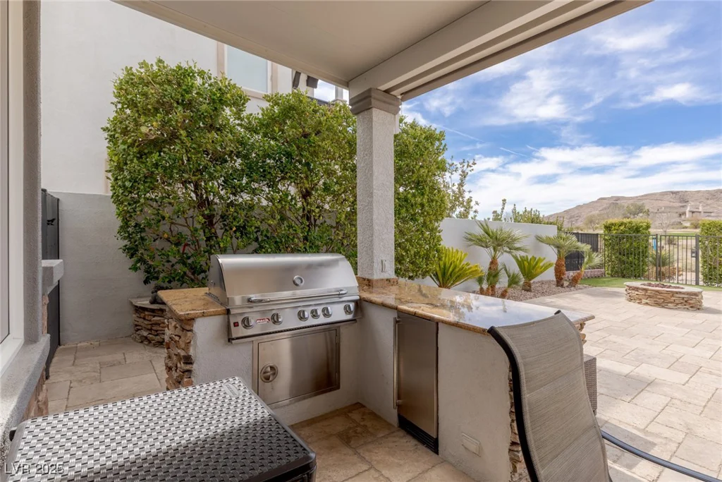 2001 Alcova Ridge, Las Vegas, NV 89135