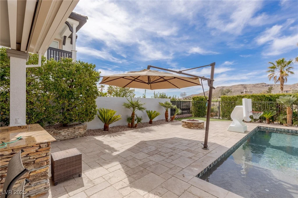 2001 Alcova Ridge, Las Vegas, NV 89135