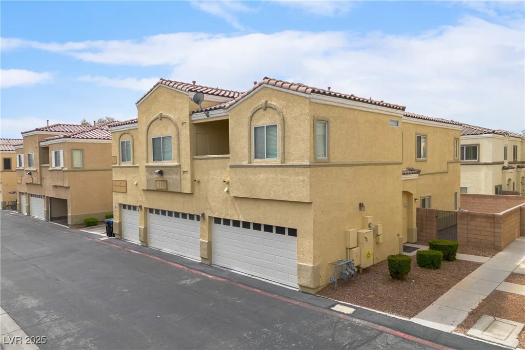 6325 Snap Ridge, North Las Vegas, NV 89081