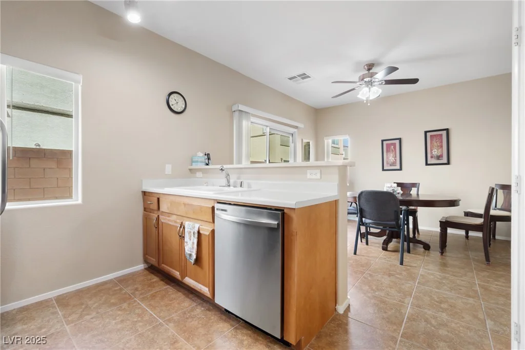 6325 Snap Ridge, North Las Vegas, NV 89081