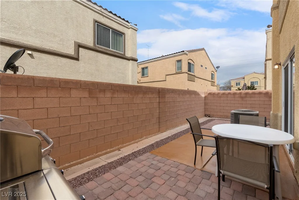 6325 Snap Ridge, North Las Vegas, NV 89081