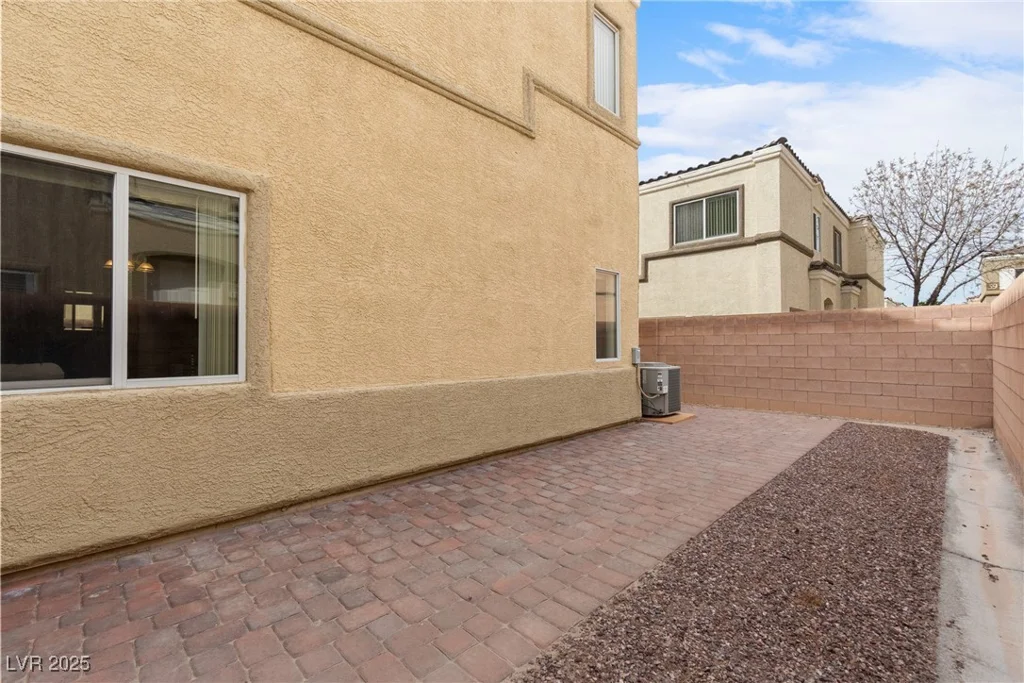 6325 Snap Ridge, North Las Vegas, NV 89081