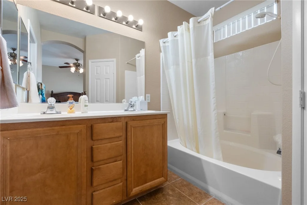 6325 Snap Ridge, North Las Vegas, NV 89081